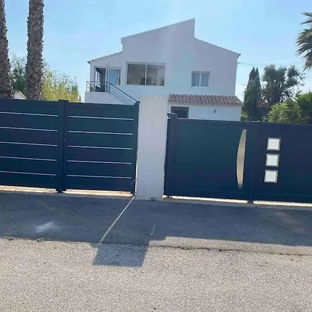 De Villa, Avec Piscine Confort, 2km De La Plage. Holiday home
